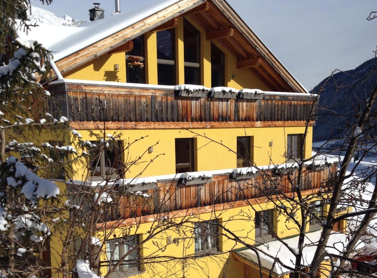 Haus Aperies Apartment Pettneu am Arlberg Ngoại thất bức ảnh