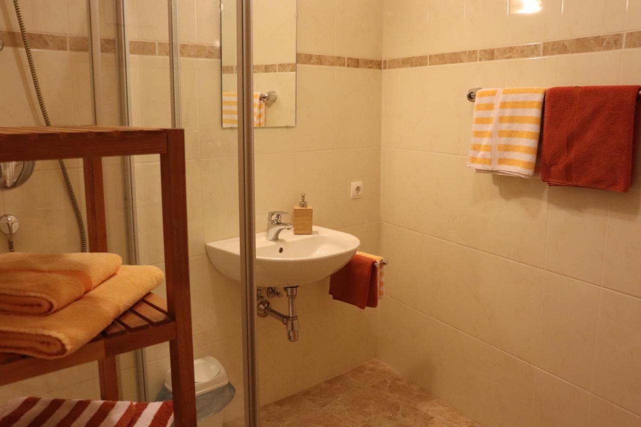 Haus Aperies Apartment Pettneu am Arlberg Ngoại thất bức ảnh